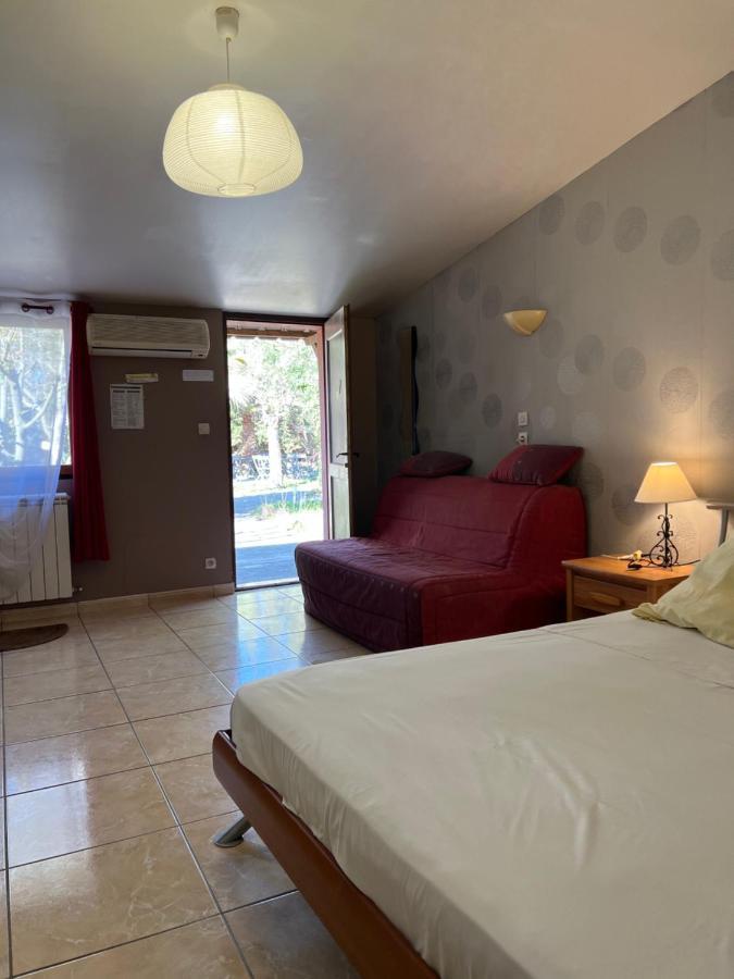 La Chaumiere Hotel 2*