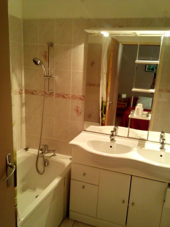 La Chaumiere 2*